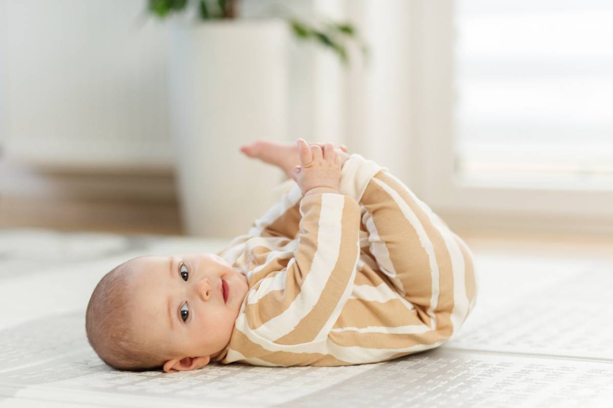Comment choisir un tapis d’éveil pour accompagner les premiers mois de bébé ?