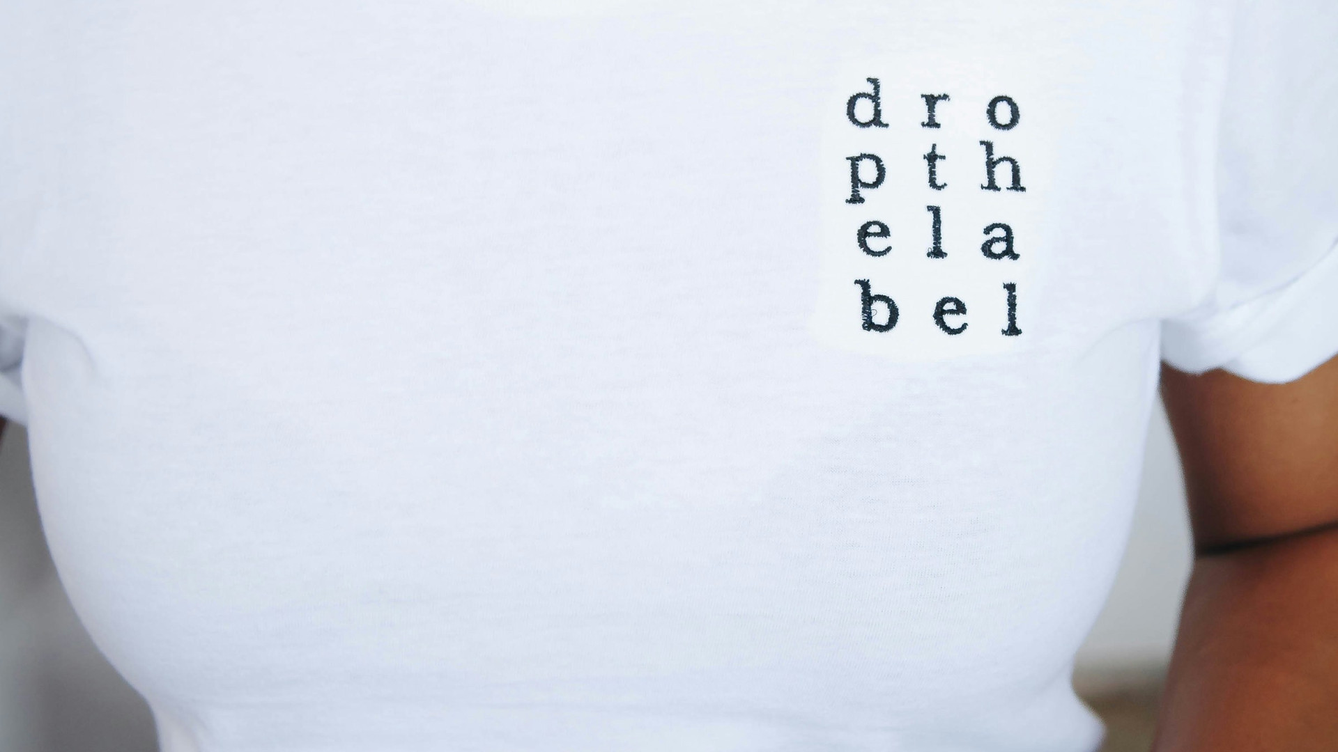 Tee-shirts humoristiques : l’art de se démarquer avec style