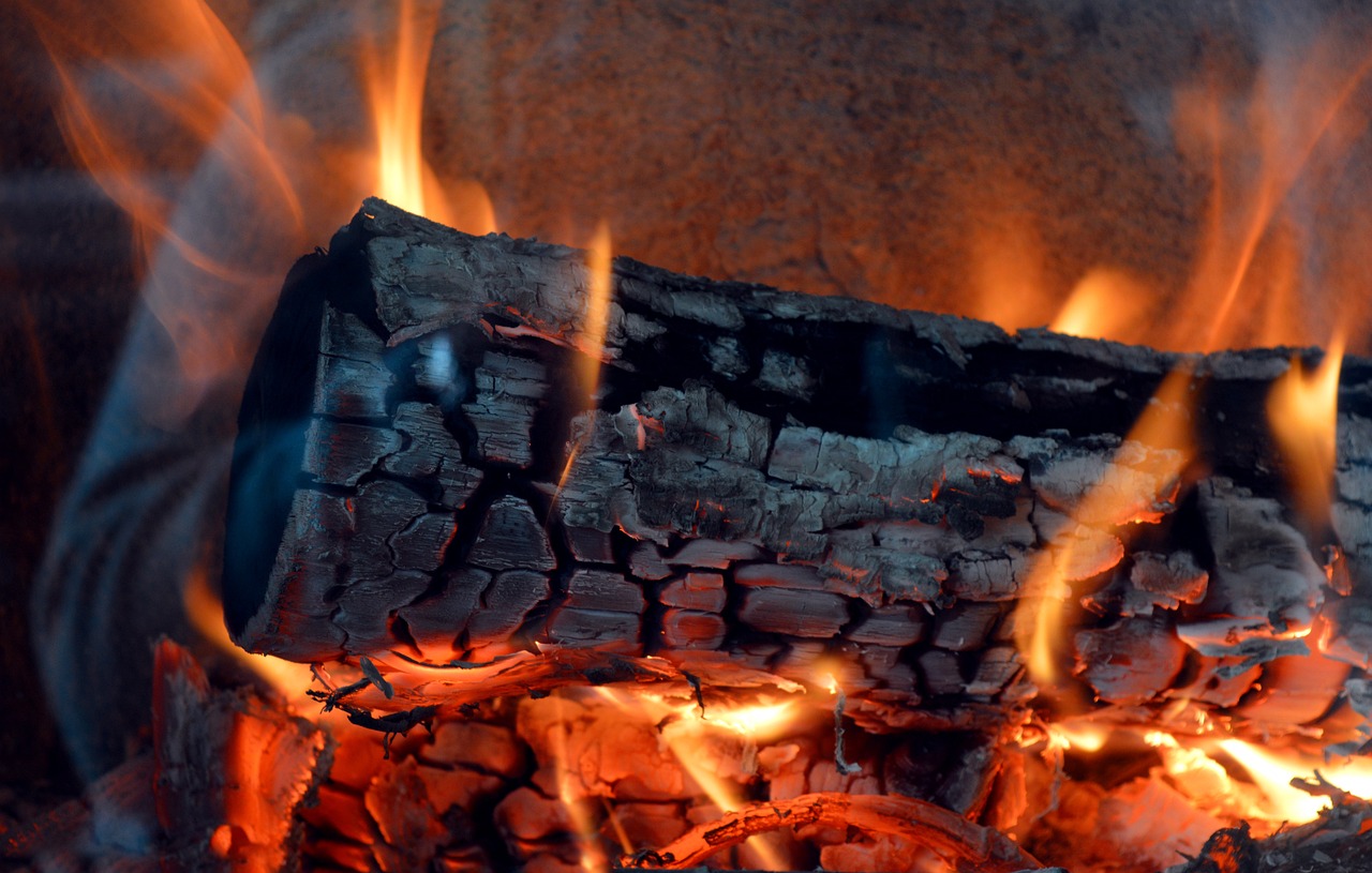 Apprenez en famille : comment ramoner votre cheminée de manière efficace et sécurisée ?