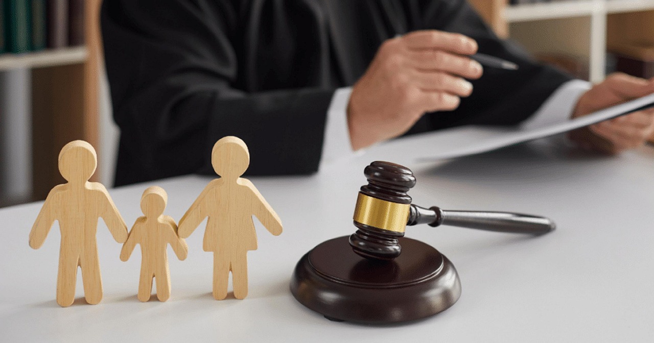 Divorce et petits revenus : comment se faire accompagner par un avocat à Lyon sans frais ?